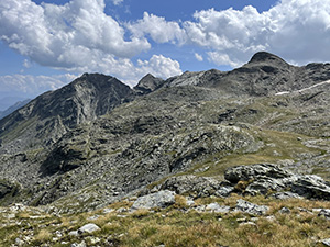 Le cime dietro al bivacco