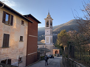 Il campanile della chiesa di Bruzella