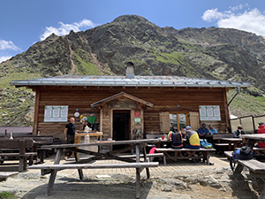 Ingresso del Rifugio Martello