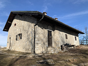 Oratorio e Rifugio in vetta al Monte San Giorgio