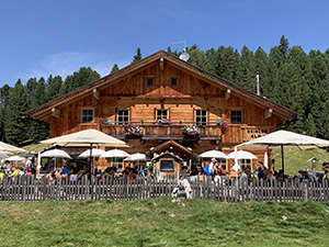 Rifugio delle Odle /Geisler Alm (m. 1996)