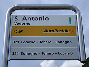 La fermata AutoPostale a S. Antonio Vogorno